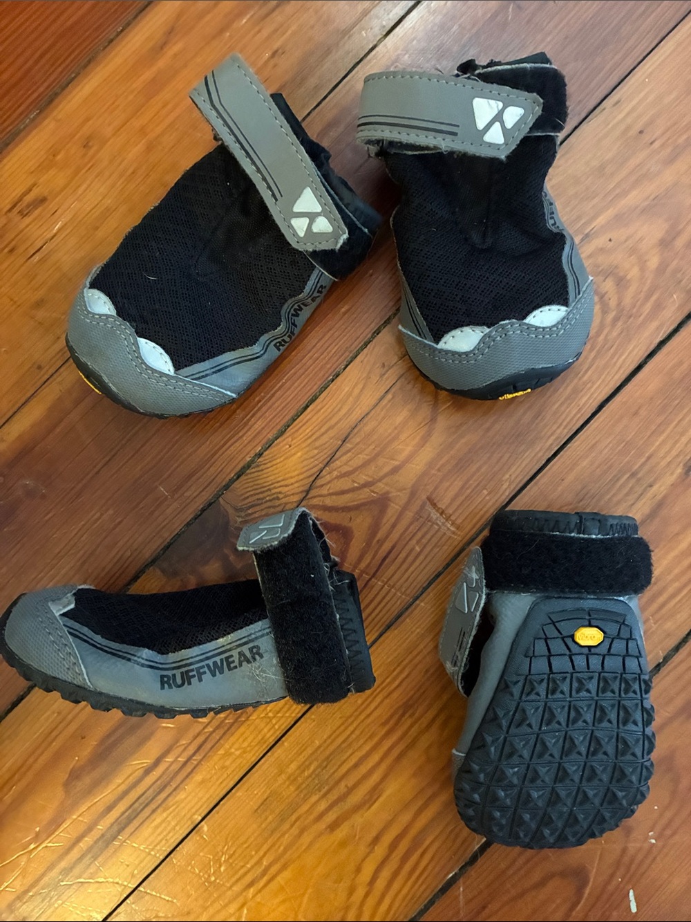 Ruffwear dog boots, set of 4, size 2.5 inch